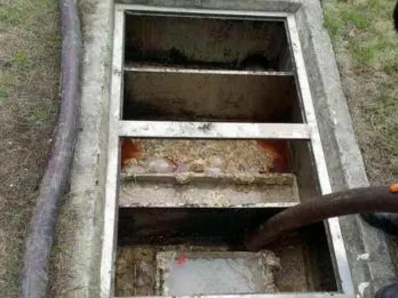 芦溪隔油池清理